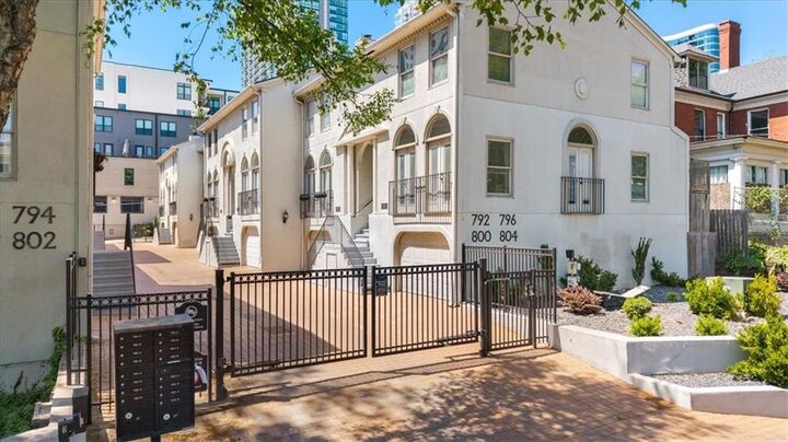 Property Photo:  792 Piedmont Avenue NE B  GA 30308 
