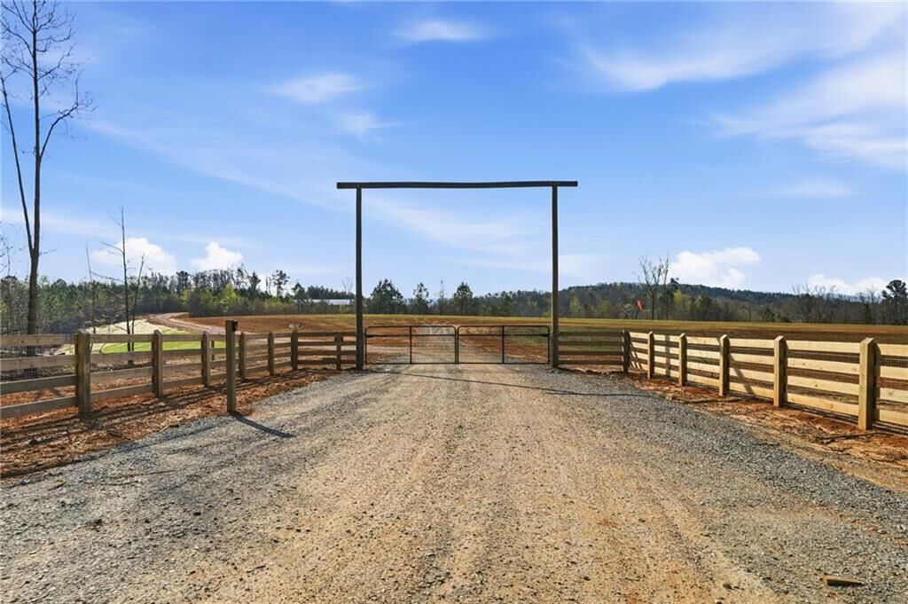 Property Photo: 1927 Leeches Road GA 30540
