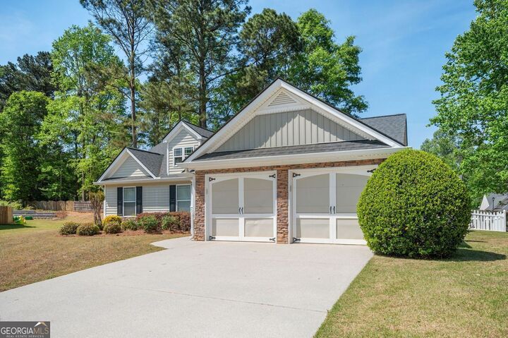Property Photo:  306 Day Lily Way  GA 30180 