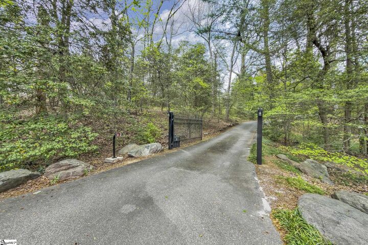 Property Photo: 644 Altamont Road SC 29609