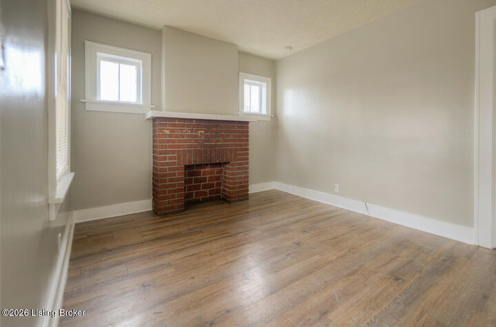 Property Photo:  221 W Woodlawn Ave  KY 40214 