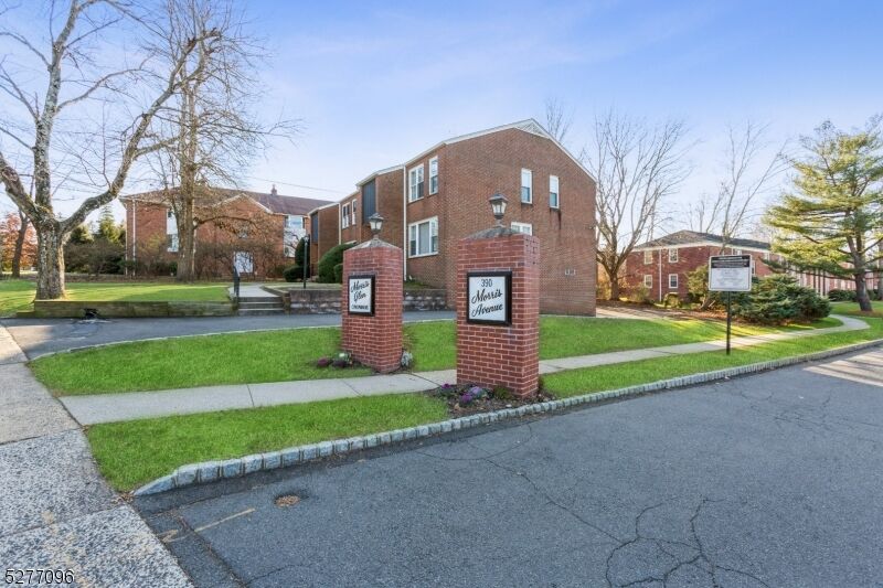 Property Photo:  390 Morris Ave 29  NJ 07901 