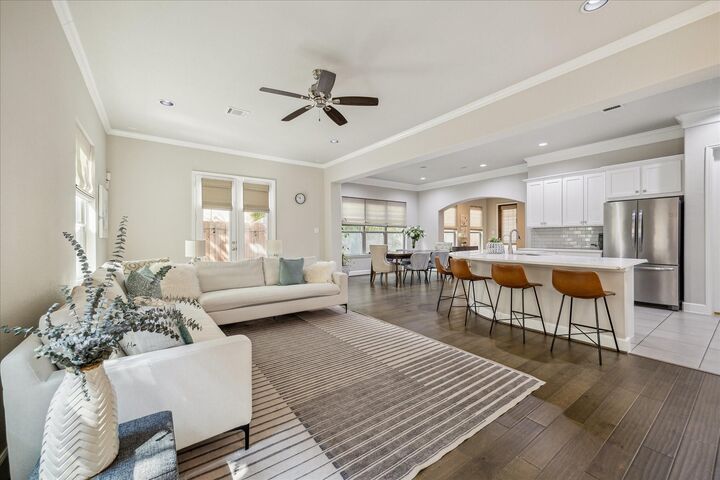 Property Photo: 5213 Rose Street TX 77007