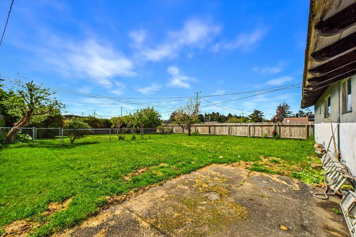 Property Photo:  2252 Mabelle Avenue  CA 95503 