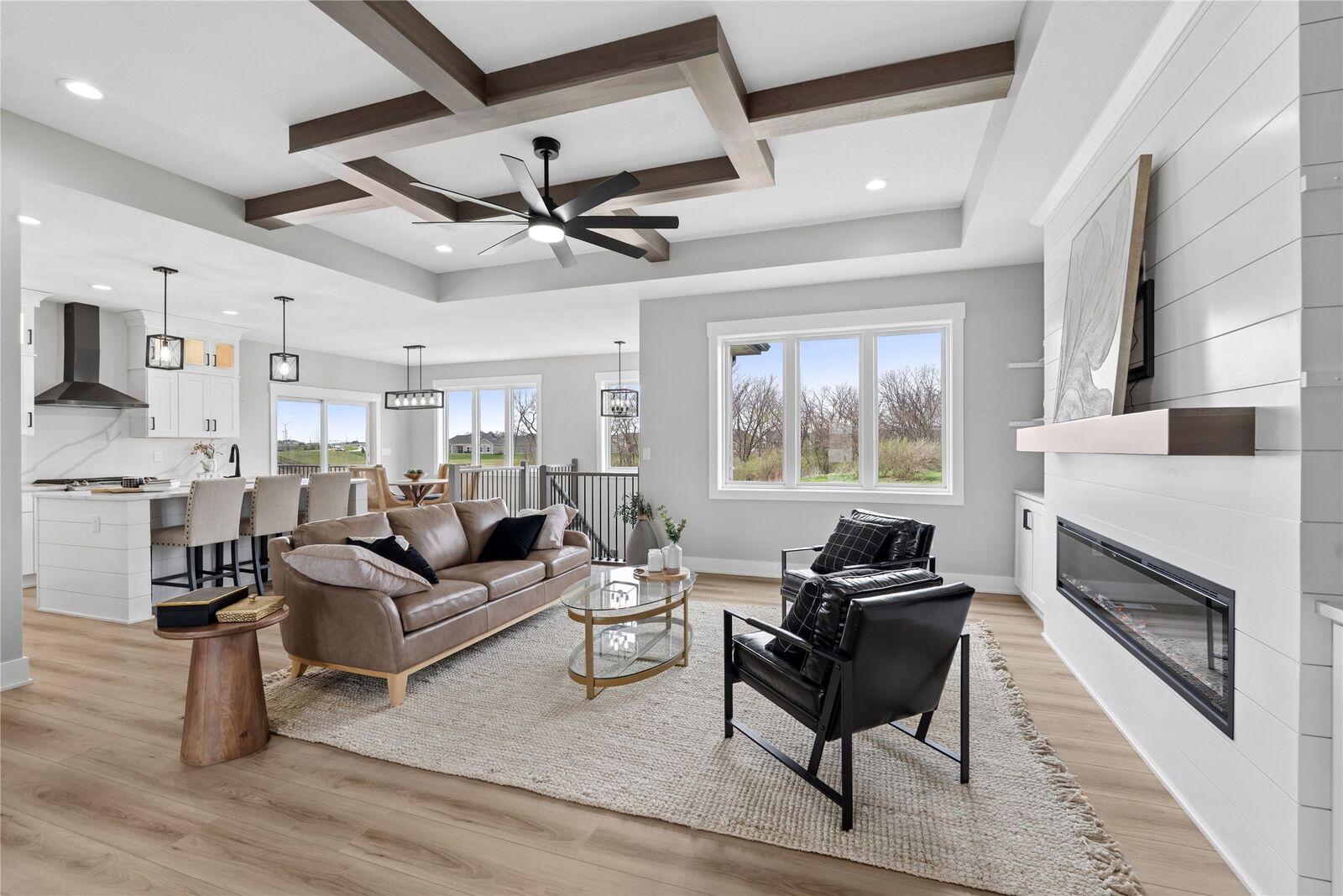 Property Photo:  425 NW Woodmoor Drive  IA 50263 