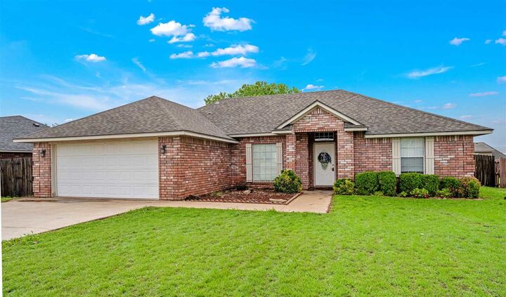 Property Photo:  70 NE Deerfield Dr  OK 73538 