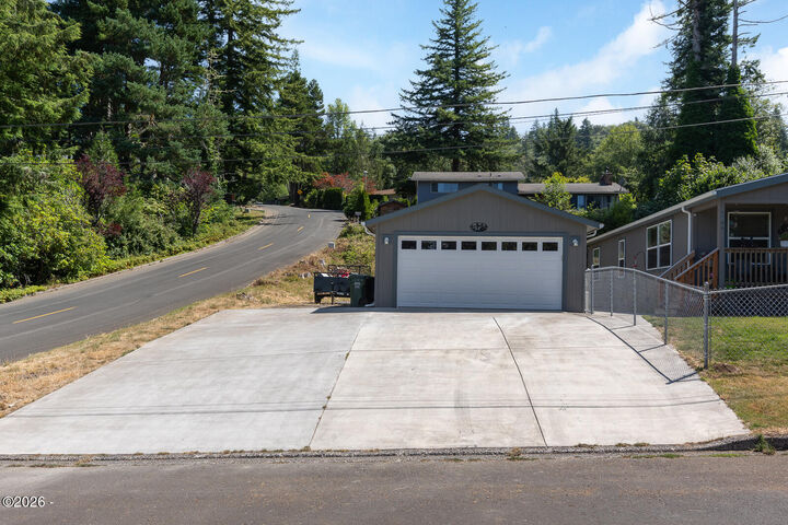 Property Photo:  1809 SE Alder Lane Drive  OR 97391 