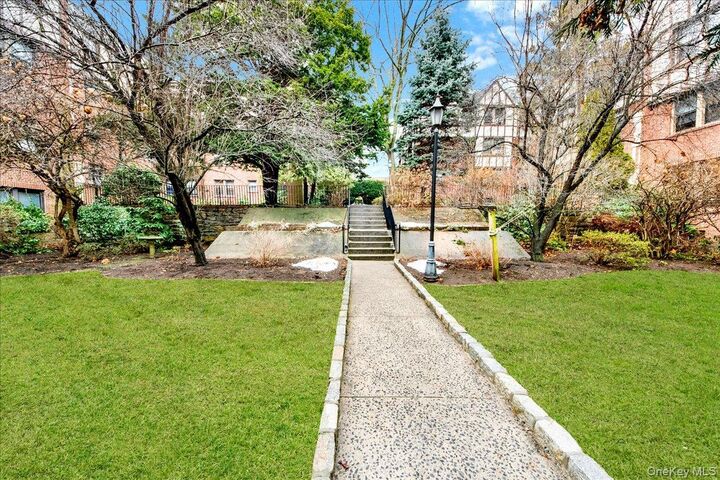 Property Photo:  7 Greenridge Avenue B8  NY 10601 