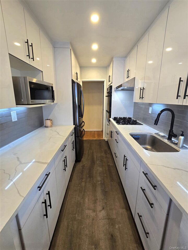 Property Photo: 89-35 155th Ave 6K NY 11414