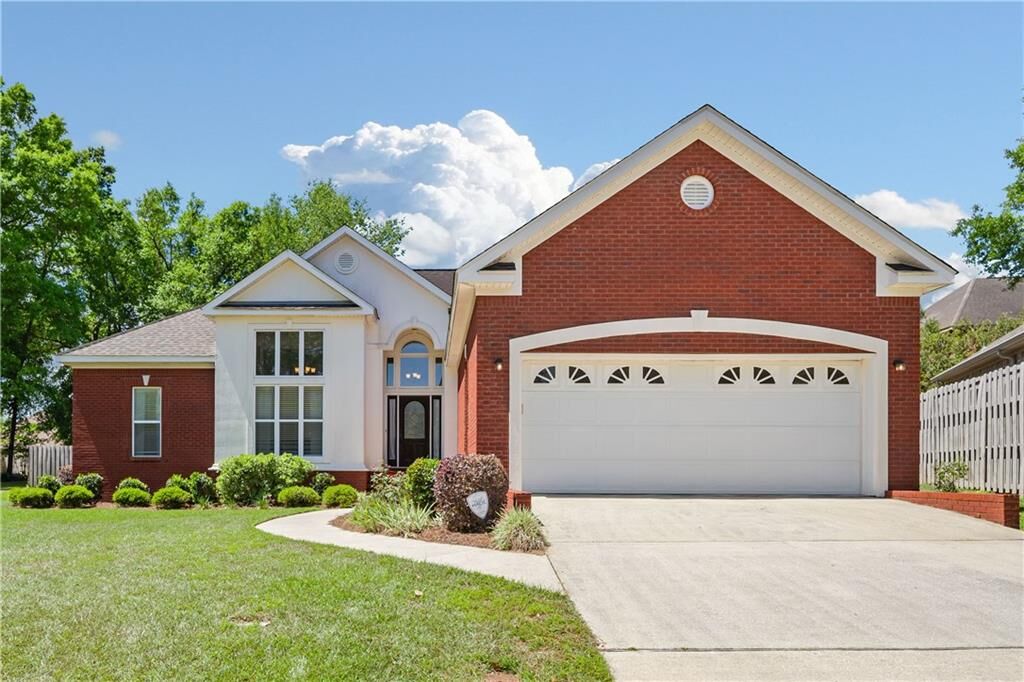 Property Photo:  7013 Medinah Court  AL 36618 