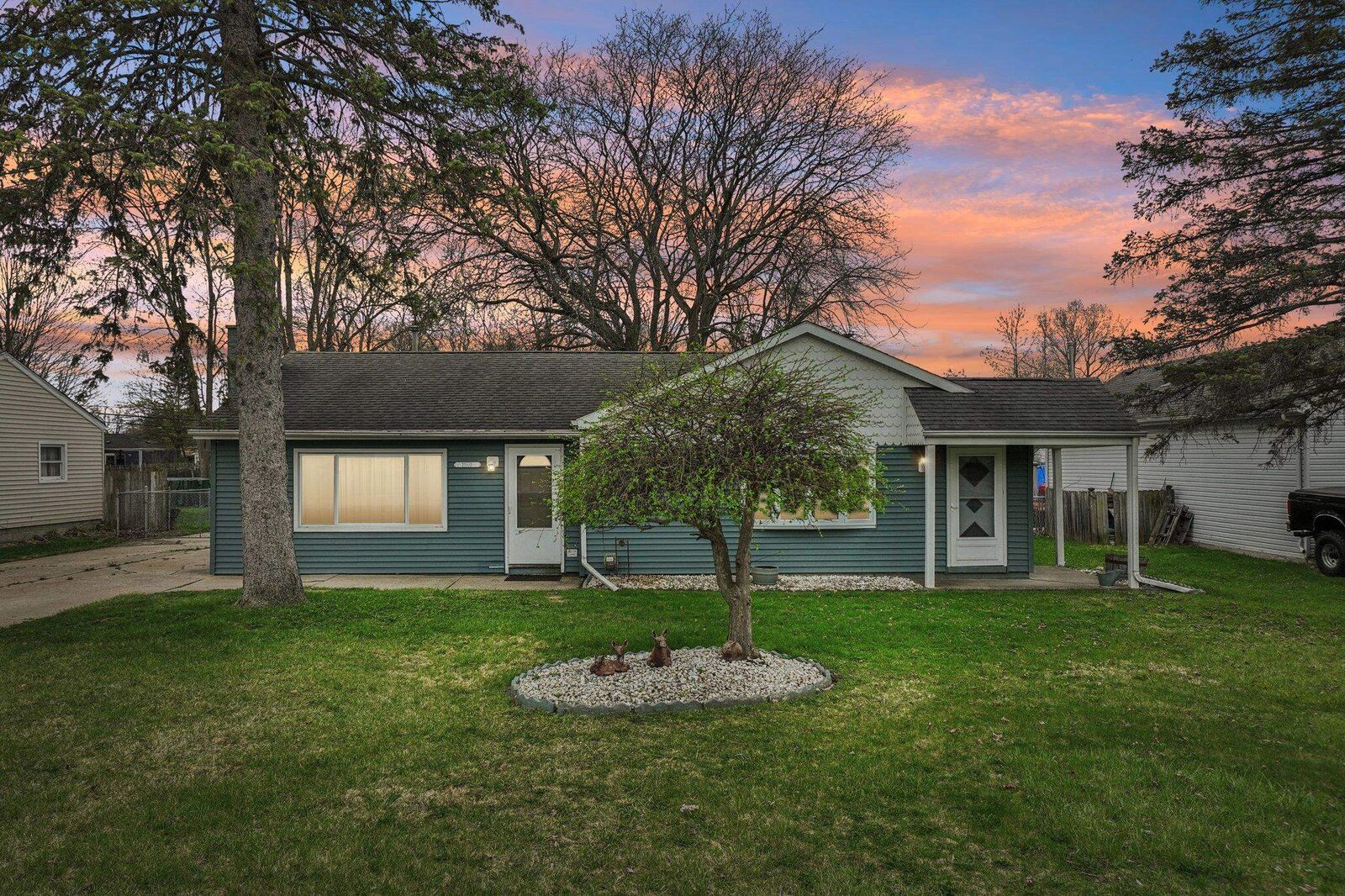 Property Photo:  21510 Ulrich Street  MI 48036 