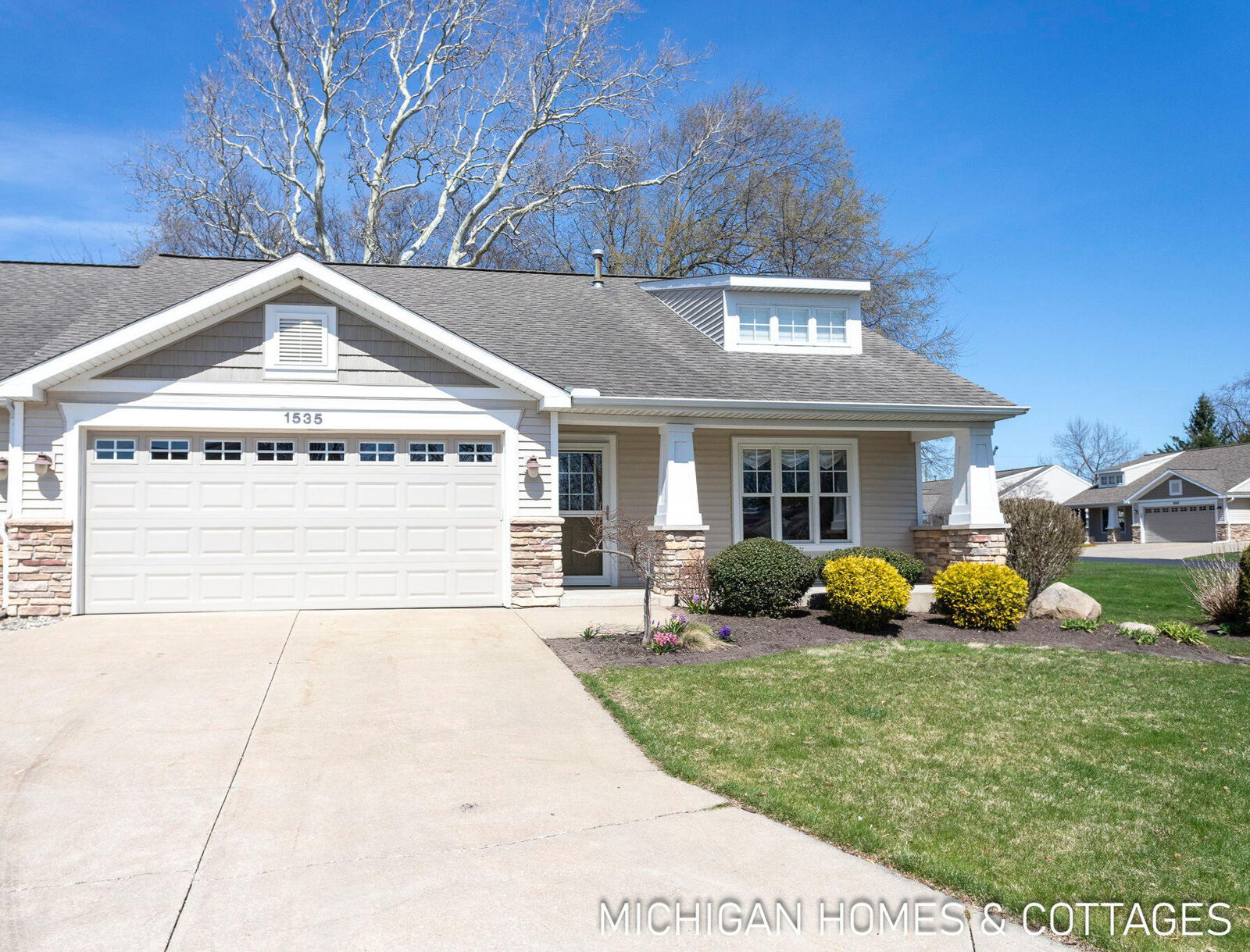 Property Photo:  1535 Ashtyn Woods Parkway  MI 49464 