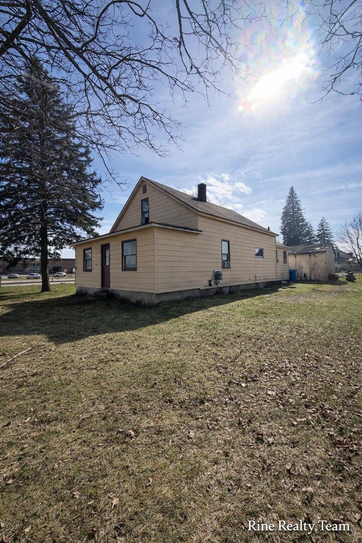 Property Photo:  1101 Manning Street  MI 49601 