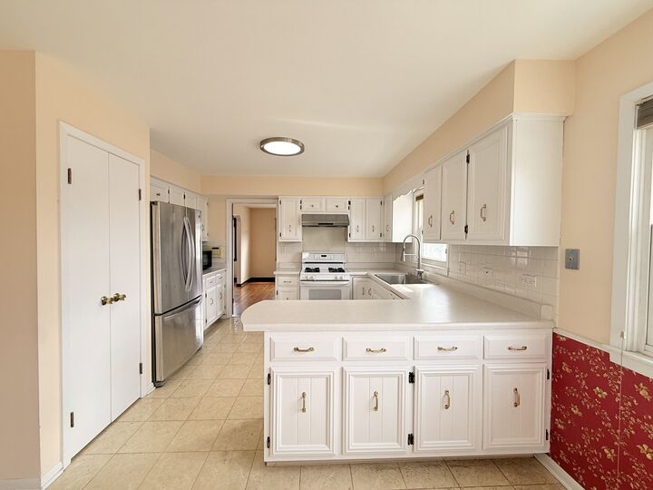 Property Photo:  4220 Oakton Street 2  IL 60076 