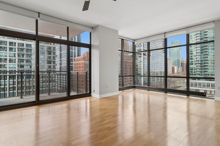 Property Photo:  1322 S Prairie Avenue 913  IL 60605 