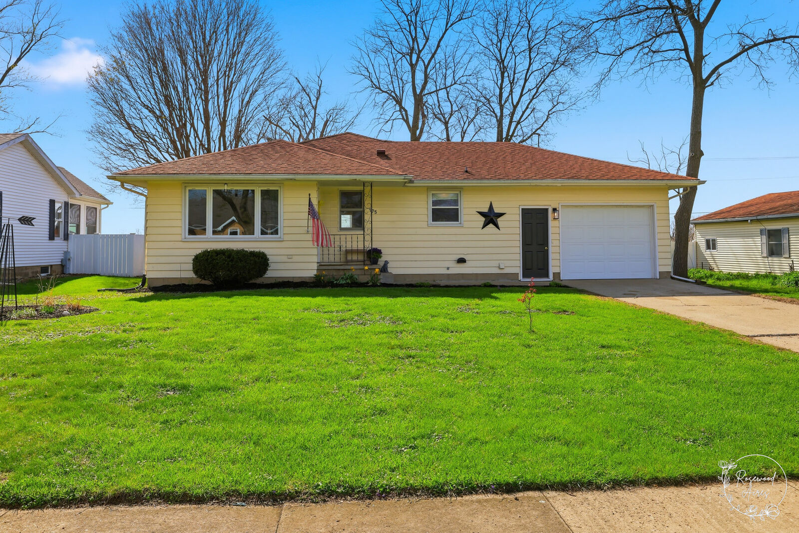 Property Photo:  175 N Elm Street  IL 60941 