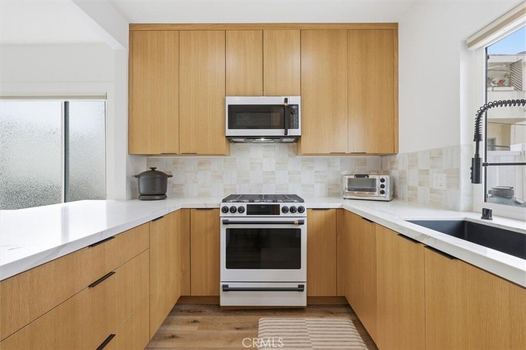 Property Photo:  11936 Gorham  CA 90049 