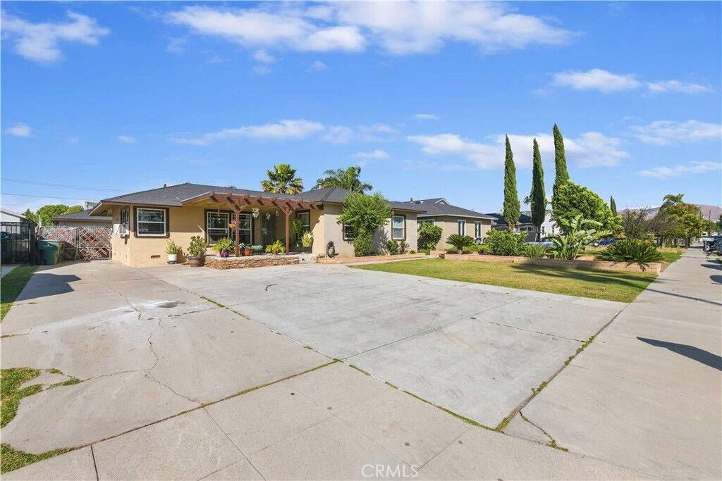 Property Photo:  3855 Stansell  CA 92501 