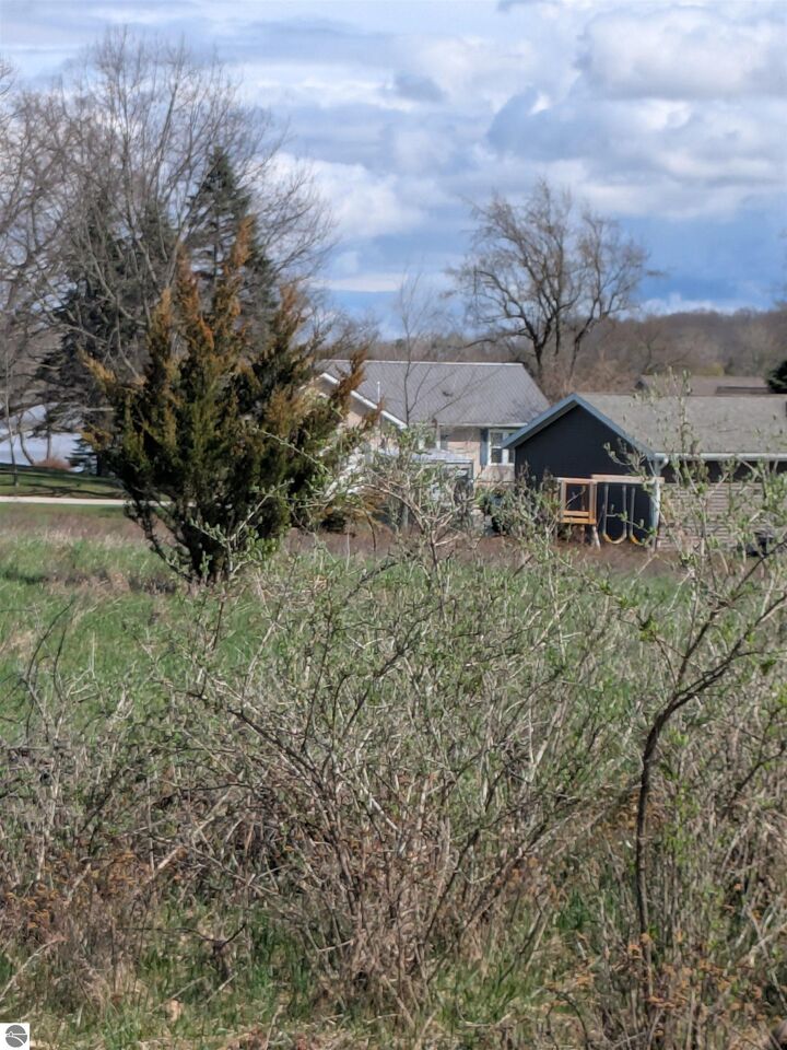 Property Photo:  1009 Kent Street  MI 48893 