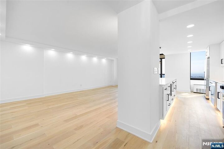 Property Photo: 200 Winston 2417 NJ 07010