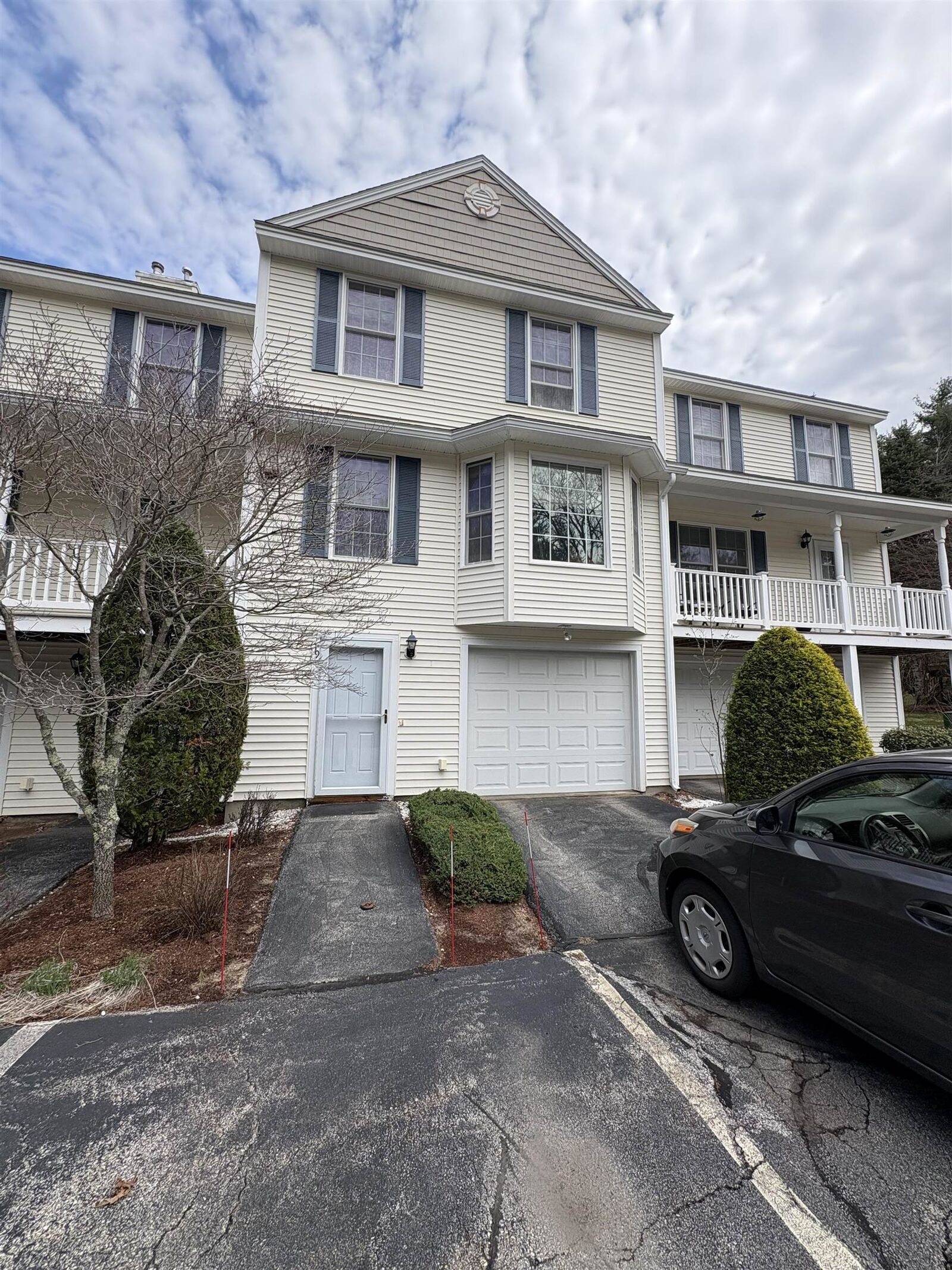 Property Photo:  19 Mulberry Lane  NH 03031 