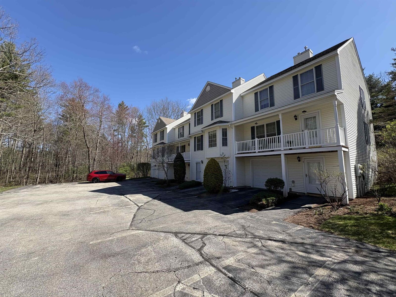 Property Photo:  19 Mulberry Lane  NH 03031 