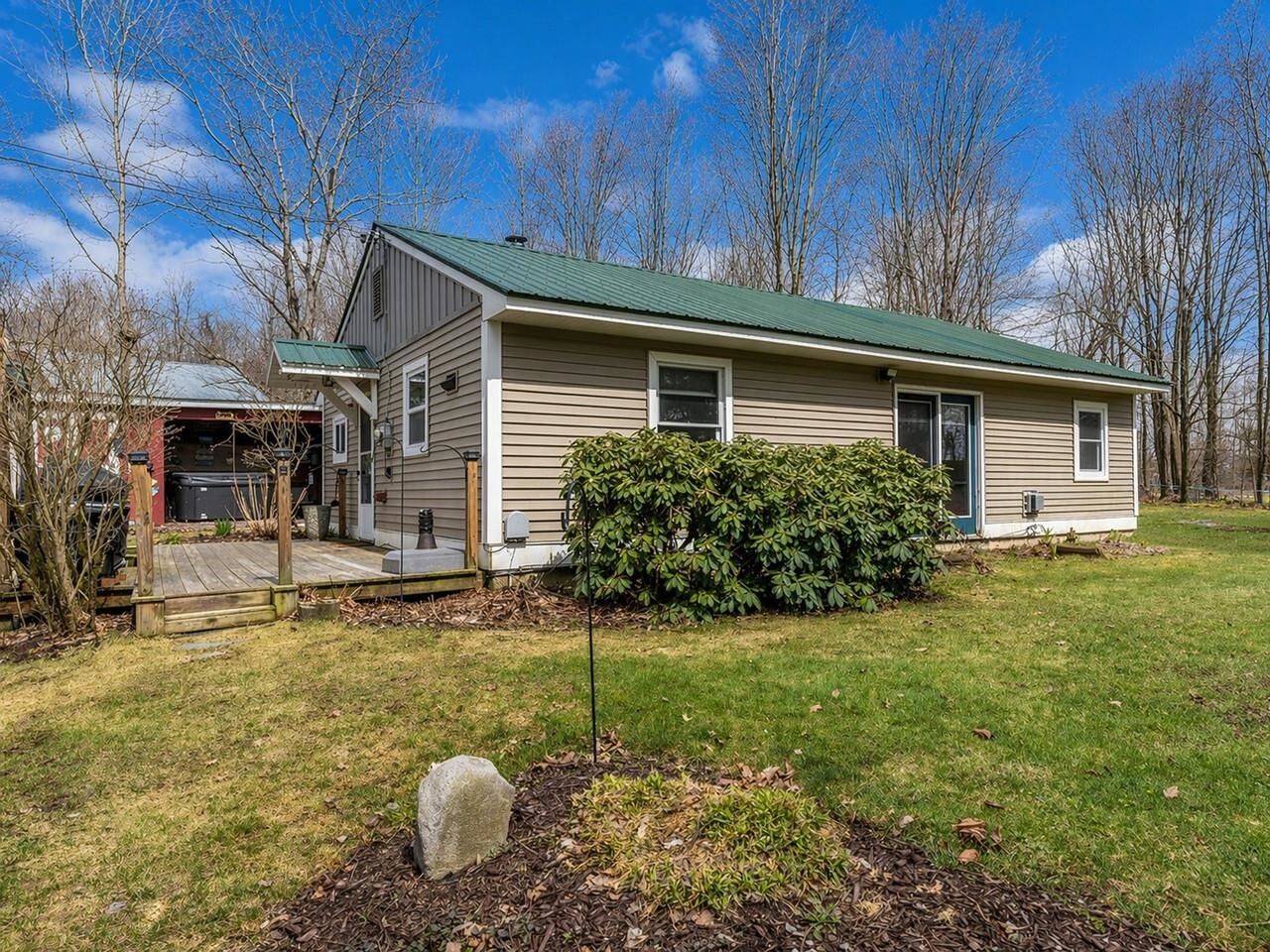 Property Photo:  168 Place Road West  VT 05461 