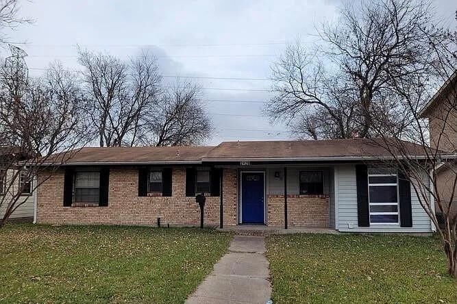 Property Photo:  2426 Whit Drive  TX 75150 