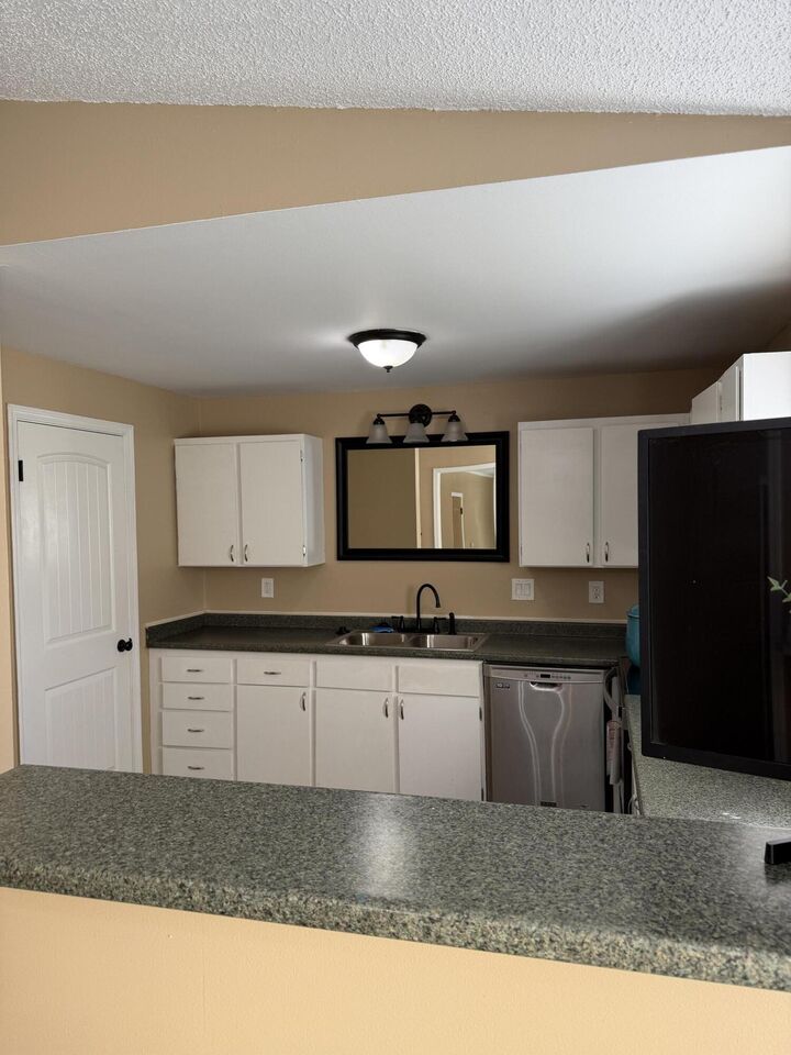 Property Photo:  4301 Myrtlewood Drive  OR 97603 