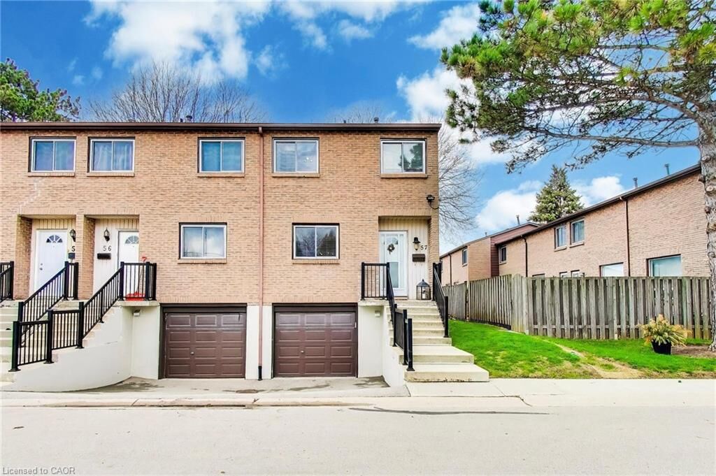 Property Photo: 250 Magnolia Drive 57 ON L9C 6M3