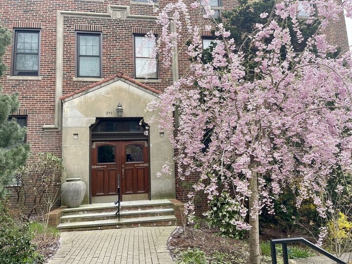 Property Photo:  311 Tappan Street 1  MA 02445 