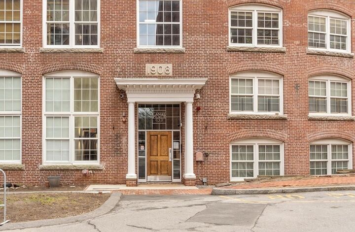 Property Photo:  256-C Market St 3203  MA 01852 