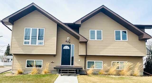 Property Photo: 609 1 Street SW AB T0J 0Y6