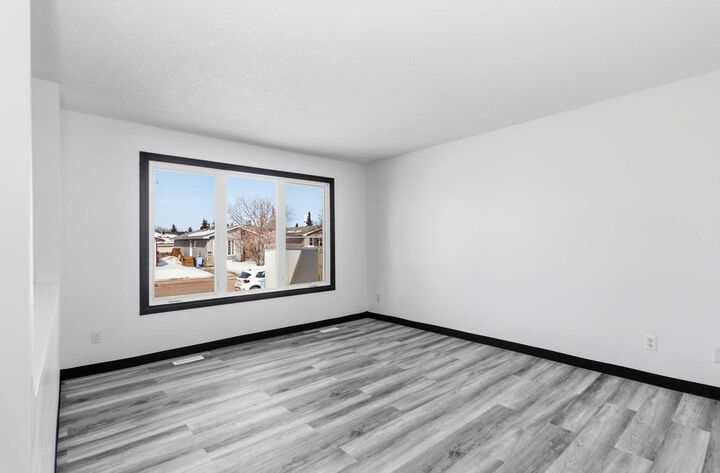 Property Photo:  162 Elmore Drive  AB T9H 4N3 