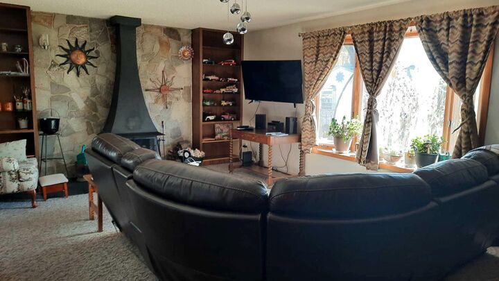 Property Photo: 1111 2 Avenue W AB T0J 0Y2