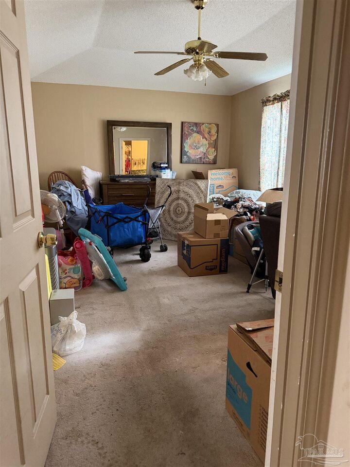 Property Photo:  1132 Sweetbriar St  FL 32533 