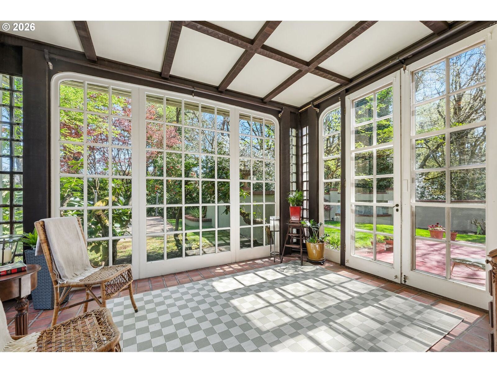 Property Photo:  3574 E Burnside St  OR 97214 