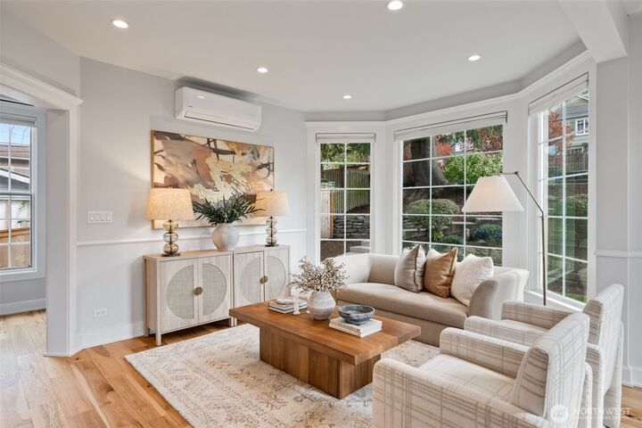 Property Photo: 3019 31st Ave W WA 98199