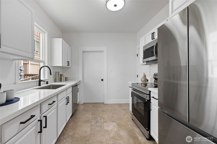 Property Photo:  310 S 28th Street  WA 98402 