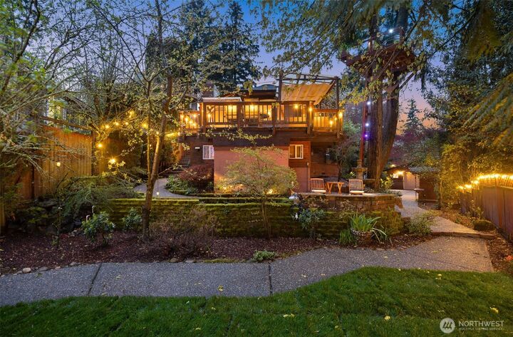 Property Photo: 4775 NE 203rd Street WA 98155