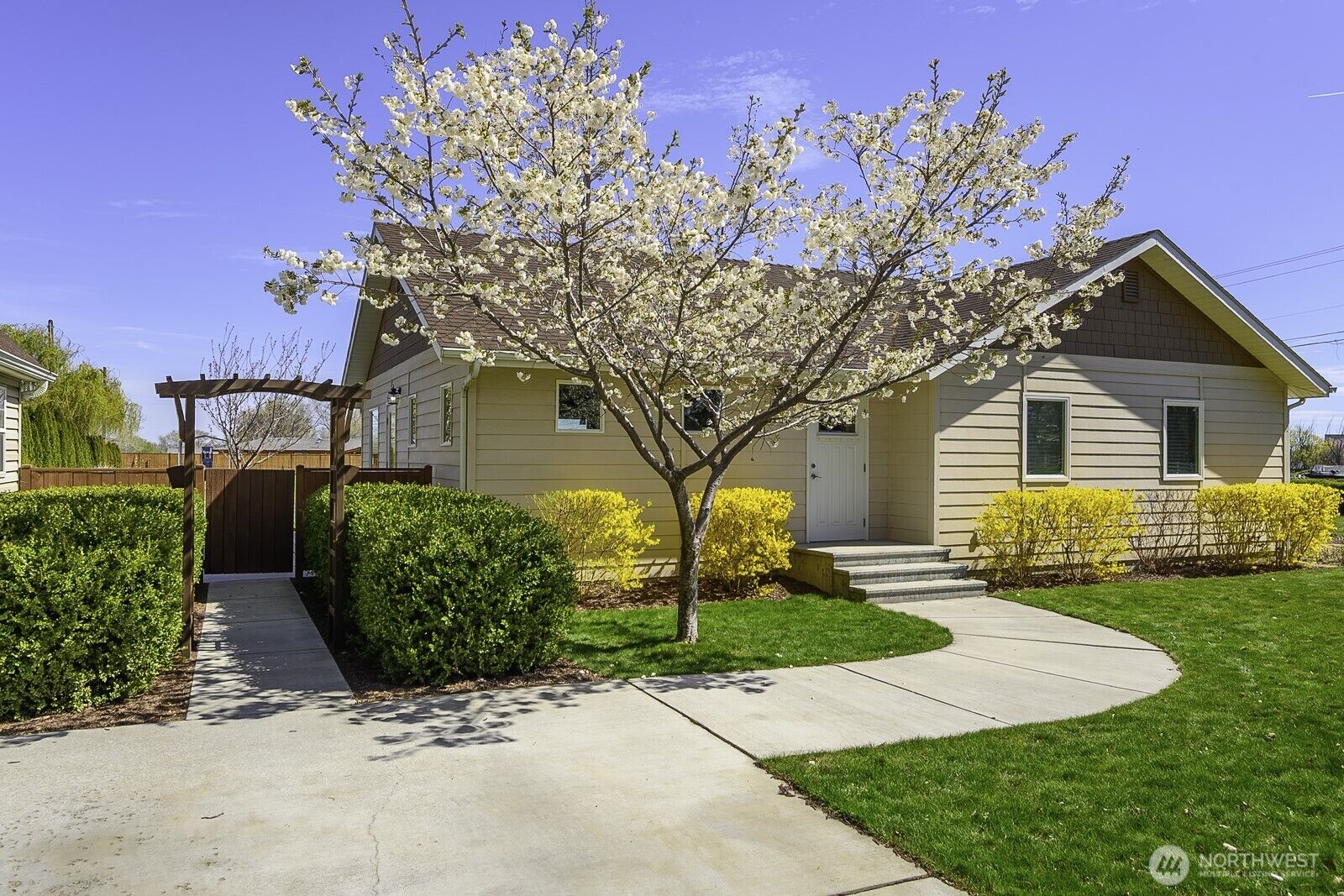 Property Photo:  2143 NE Valley Road  WA 98837 