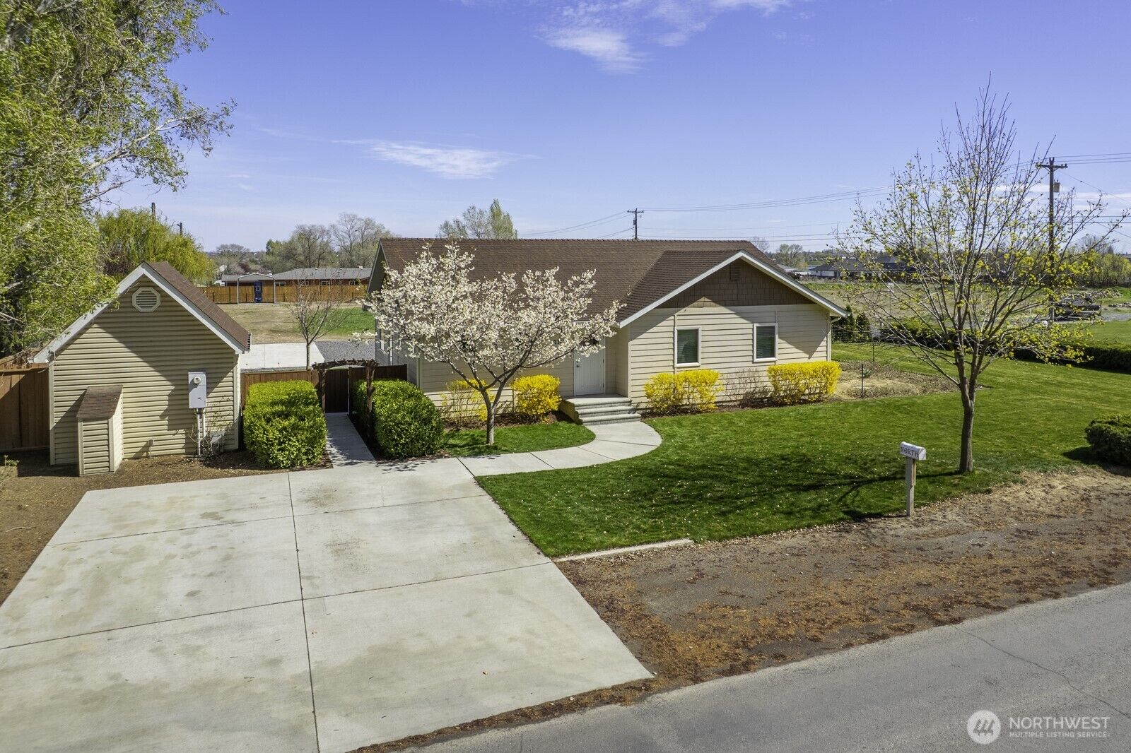 Property Photo: 2143 NE Valley Road WA 98837