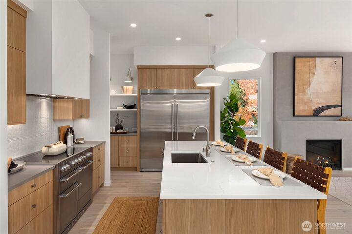 Property Photo: 7506 18th Avenue NW WA 98117