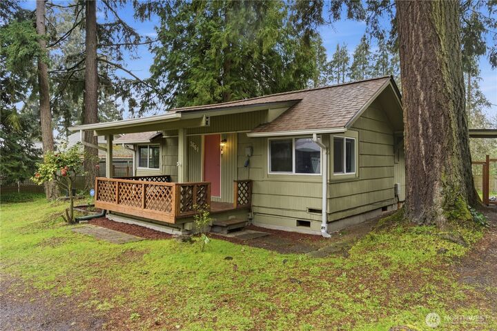Property Photo:  3661  Trenton Avenue NE  WA 98310 