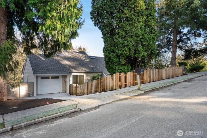 Property Photo:  16018  36th Avenue NE  WA 98155 