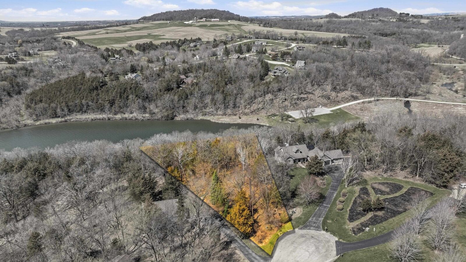 Property Photo:  32 Bayward Drive  IL 61036 