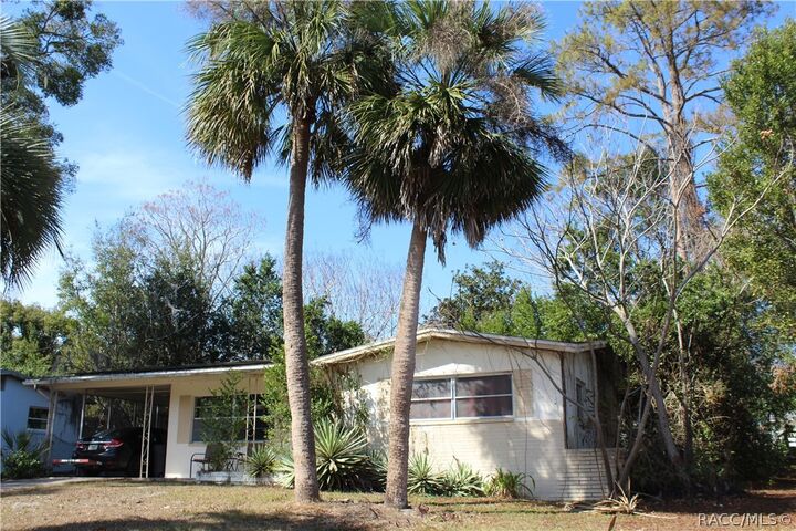 Property Photo:  20 S Osceola Street  FL 34465 