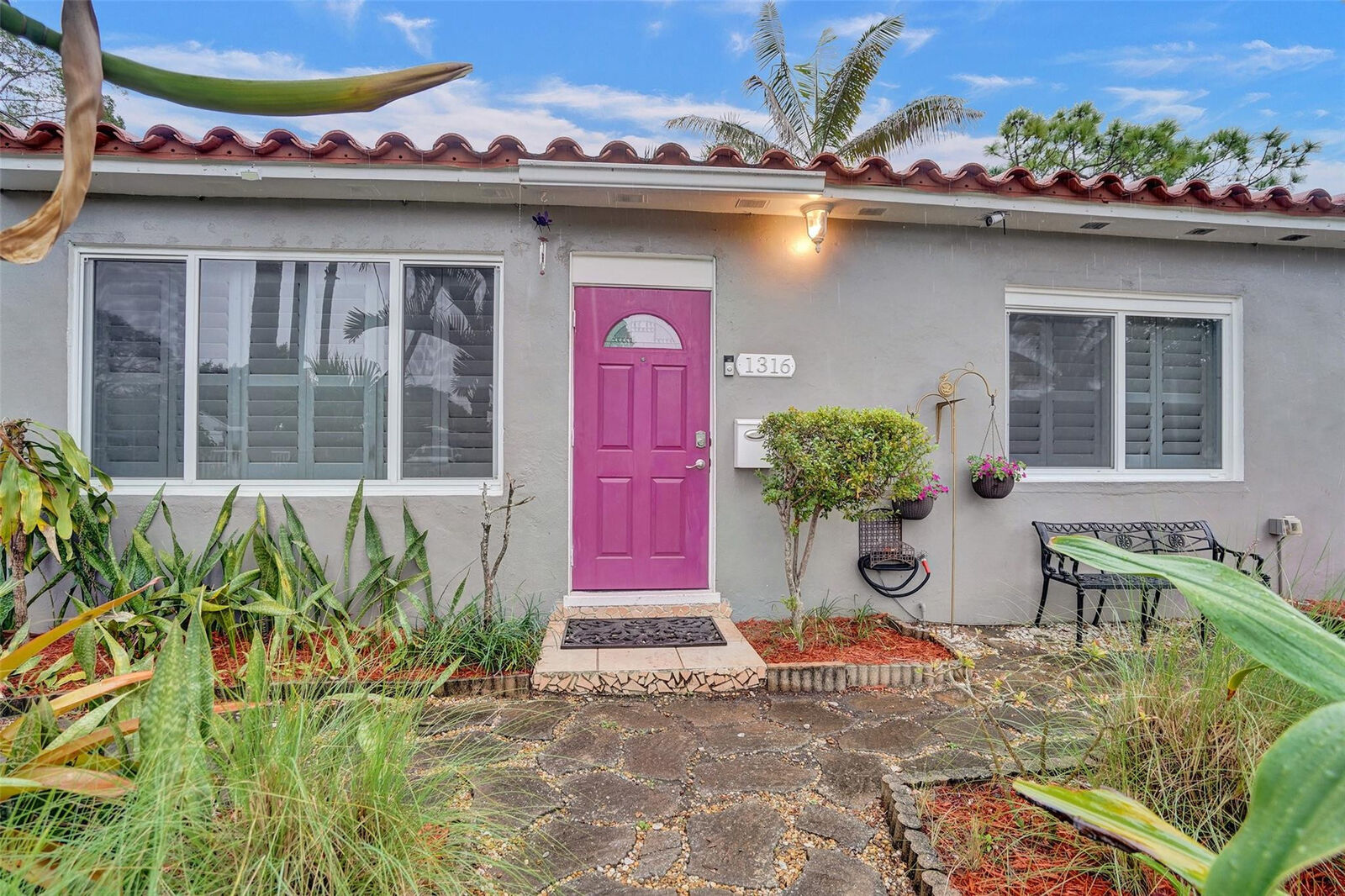 Property Photo:  1316 NE 2nd Avenue  FL 33304 