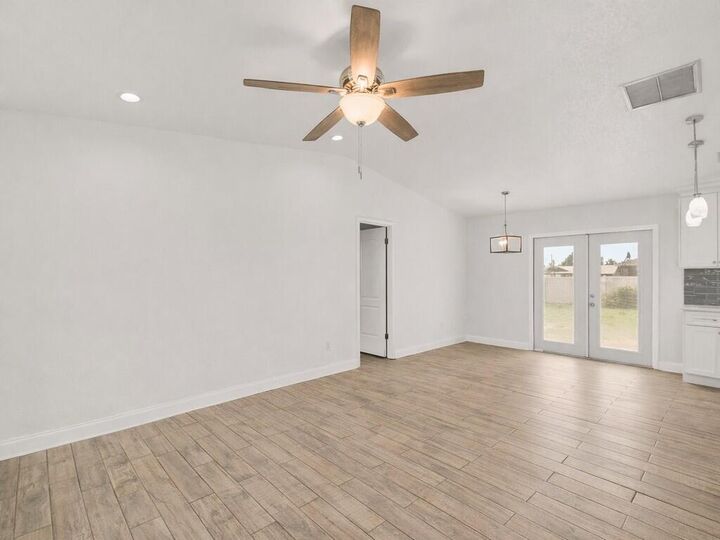 Property Photo:  980 SW Connecticut Terrace  FL 34953 
