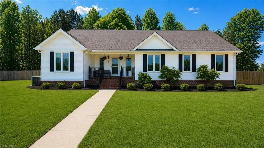 Property Photo:  201 Byrd St  VA 23434 